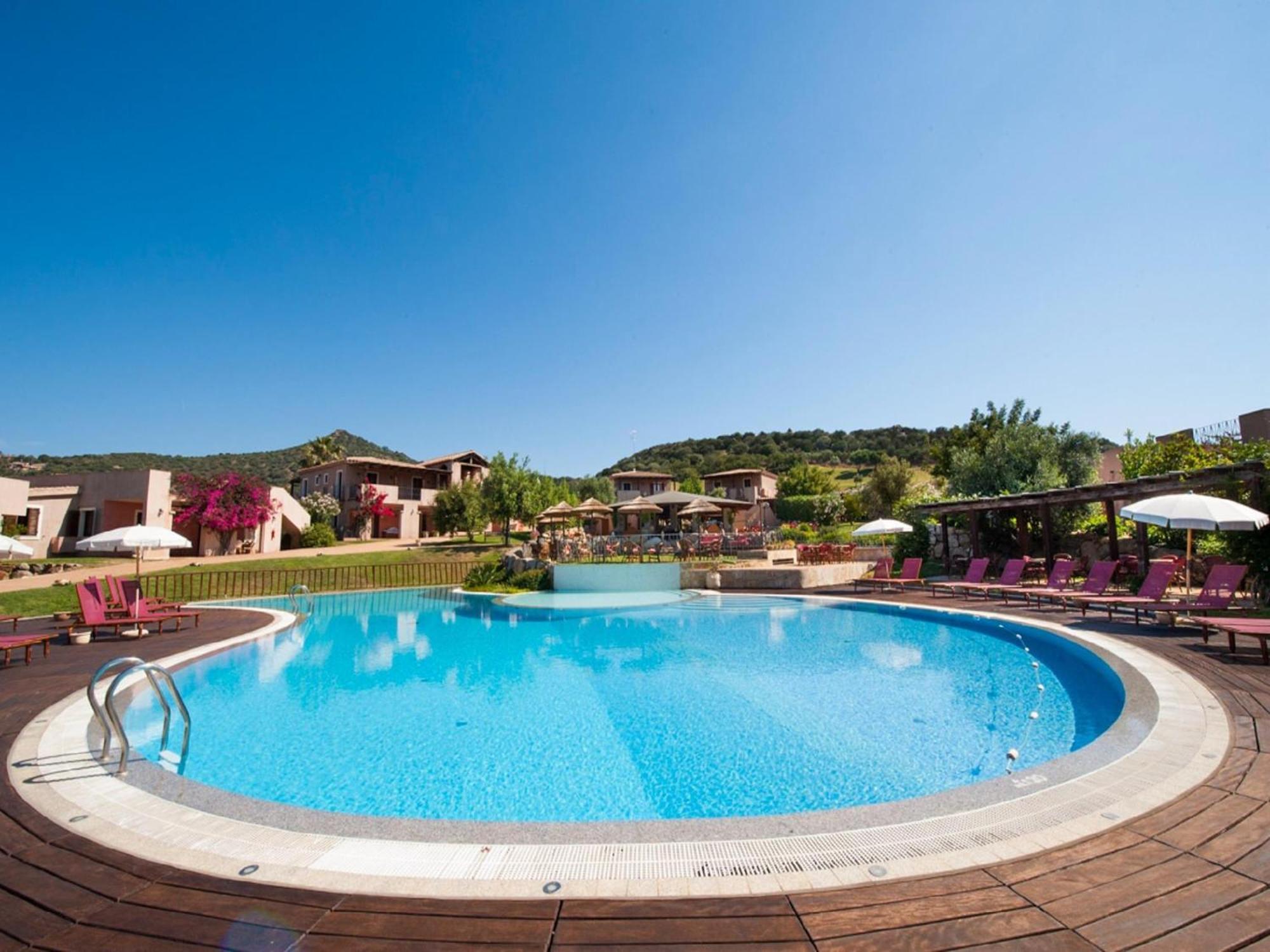 Two-Room Apartment In A Complex With Communal Pool In Sardinia Villasimius Bagian luar foto