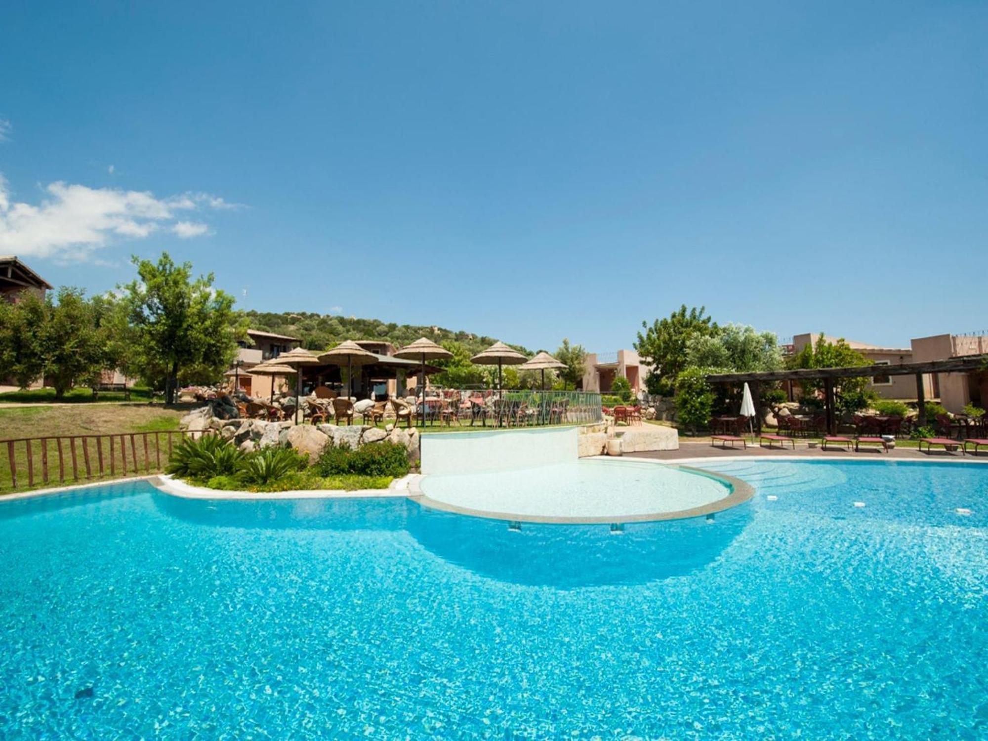 Two-Room Apartment In A Complex With Communal Pool In Sardinia Villasimius Bagian luar foto